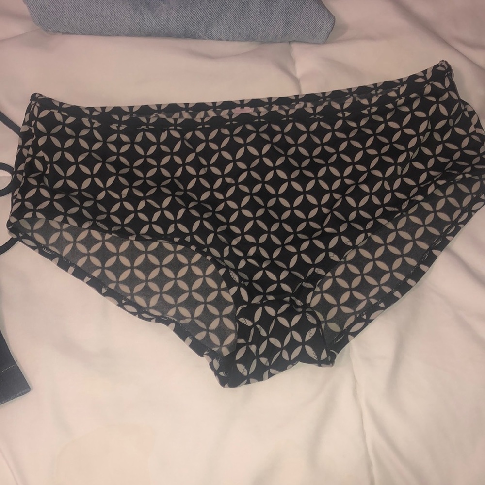 Victoria’s Secret black geometric boy short bikini swimsuit bathing suit bottom